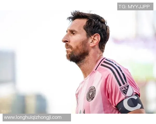 足球明星的传奇人生与场上风采解析